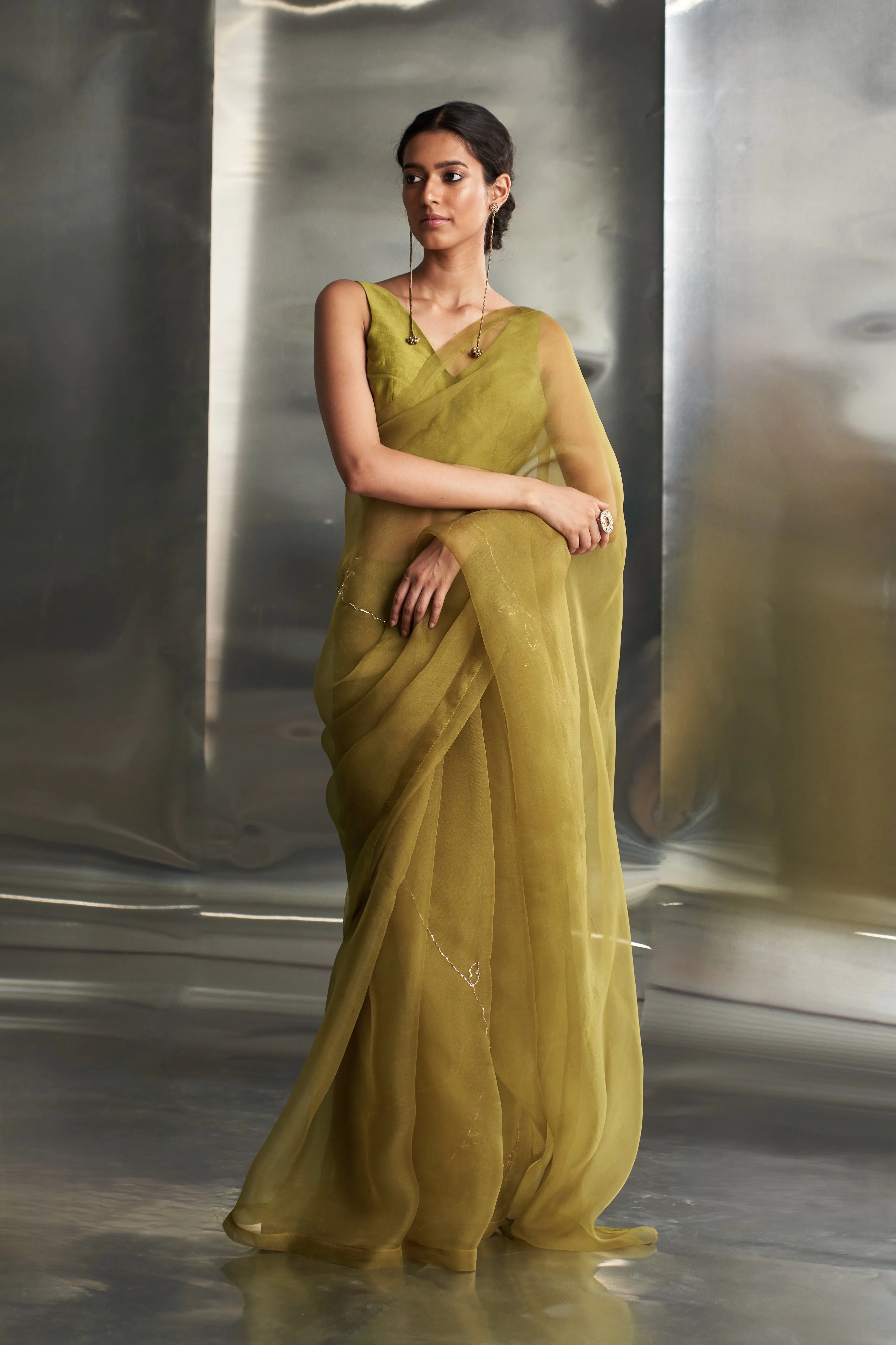 Berry Green Saree With Sleeveless Blouse