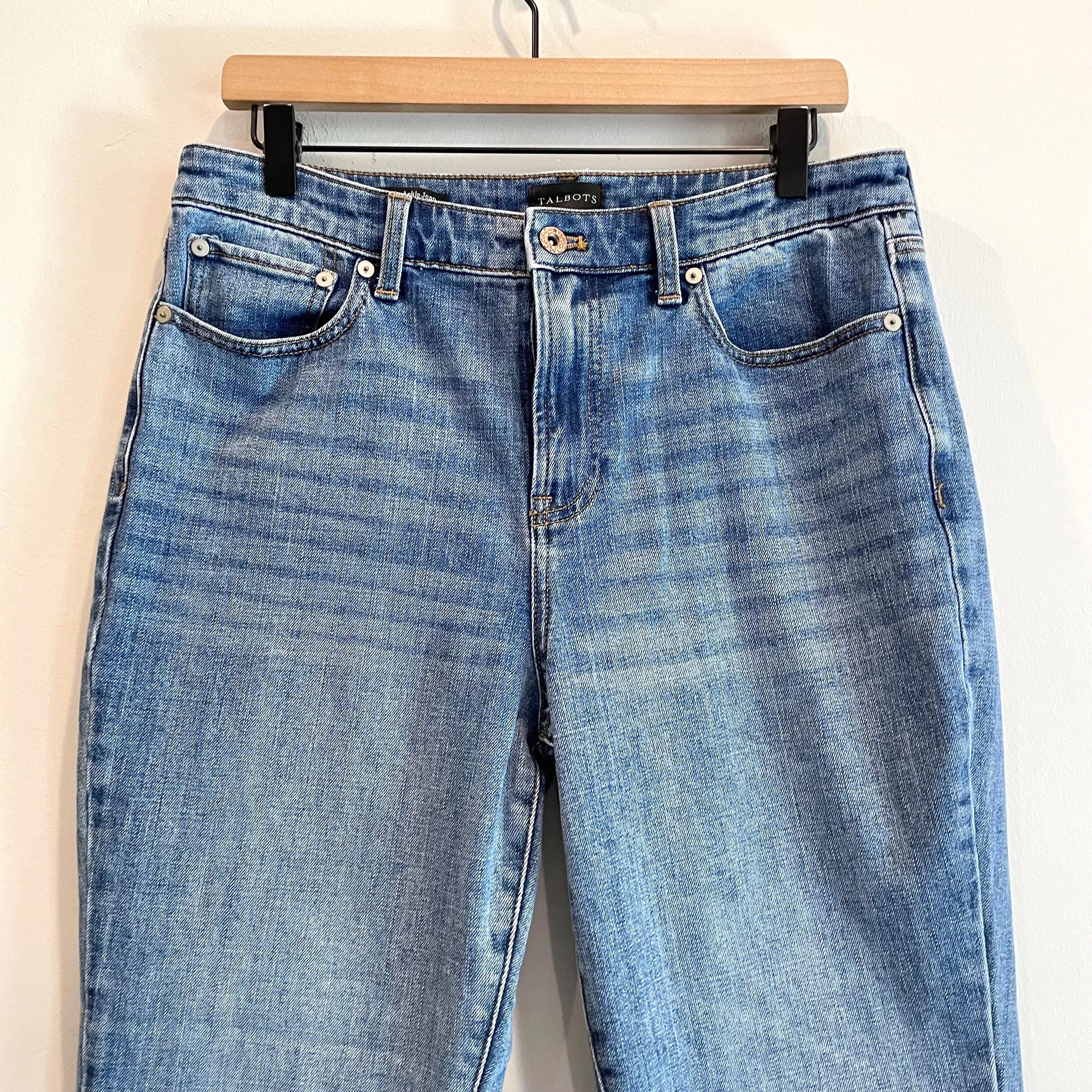 Modern Ankle Jeans